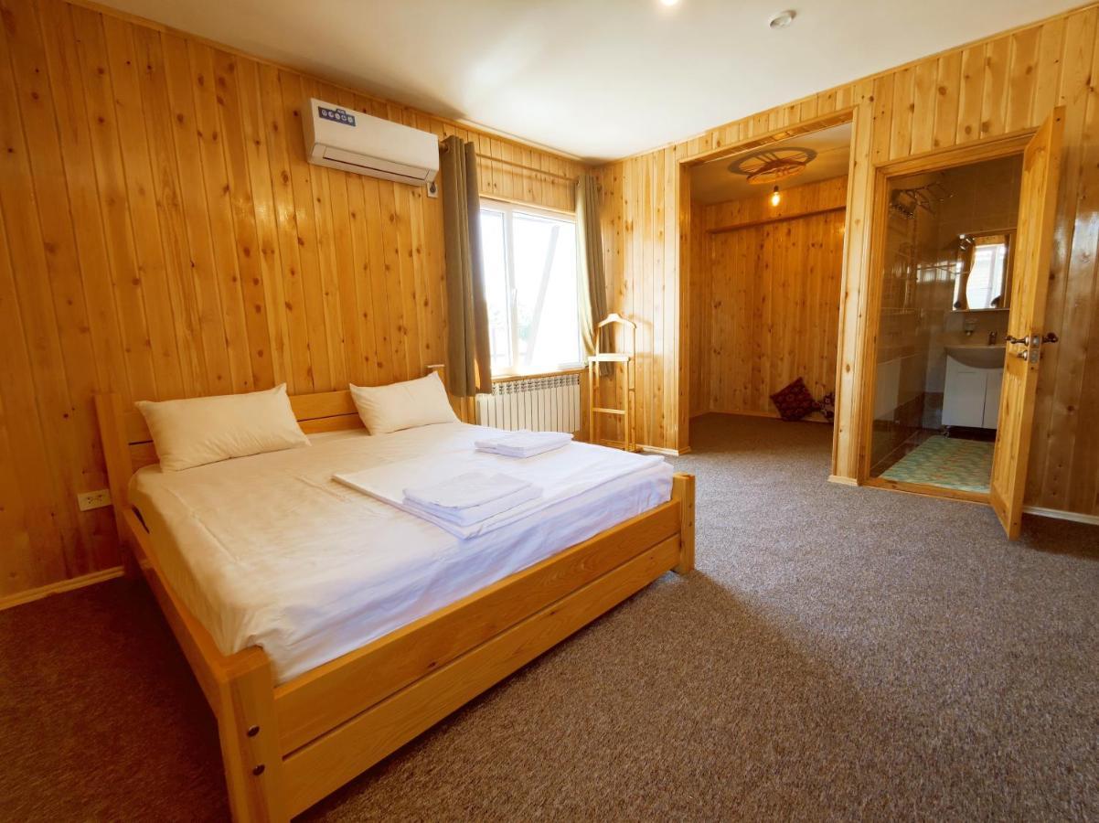 Silkroad Guesthouse Bisjkek Eksteriør bilde