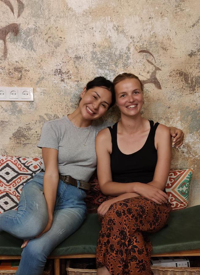 Silkroad Guesthouse Bisjkek Eksteriør bilde
