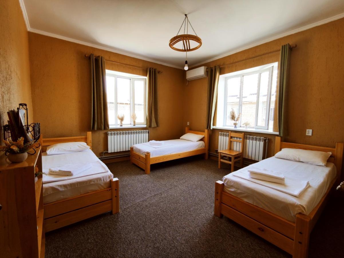 Silkroad Guesthouse Bisjkek Eksteriør bilde
