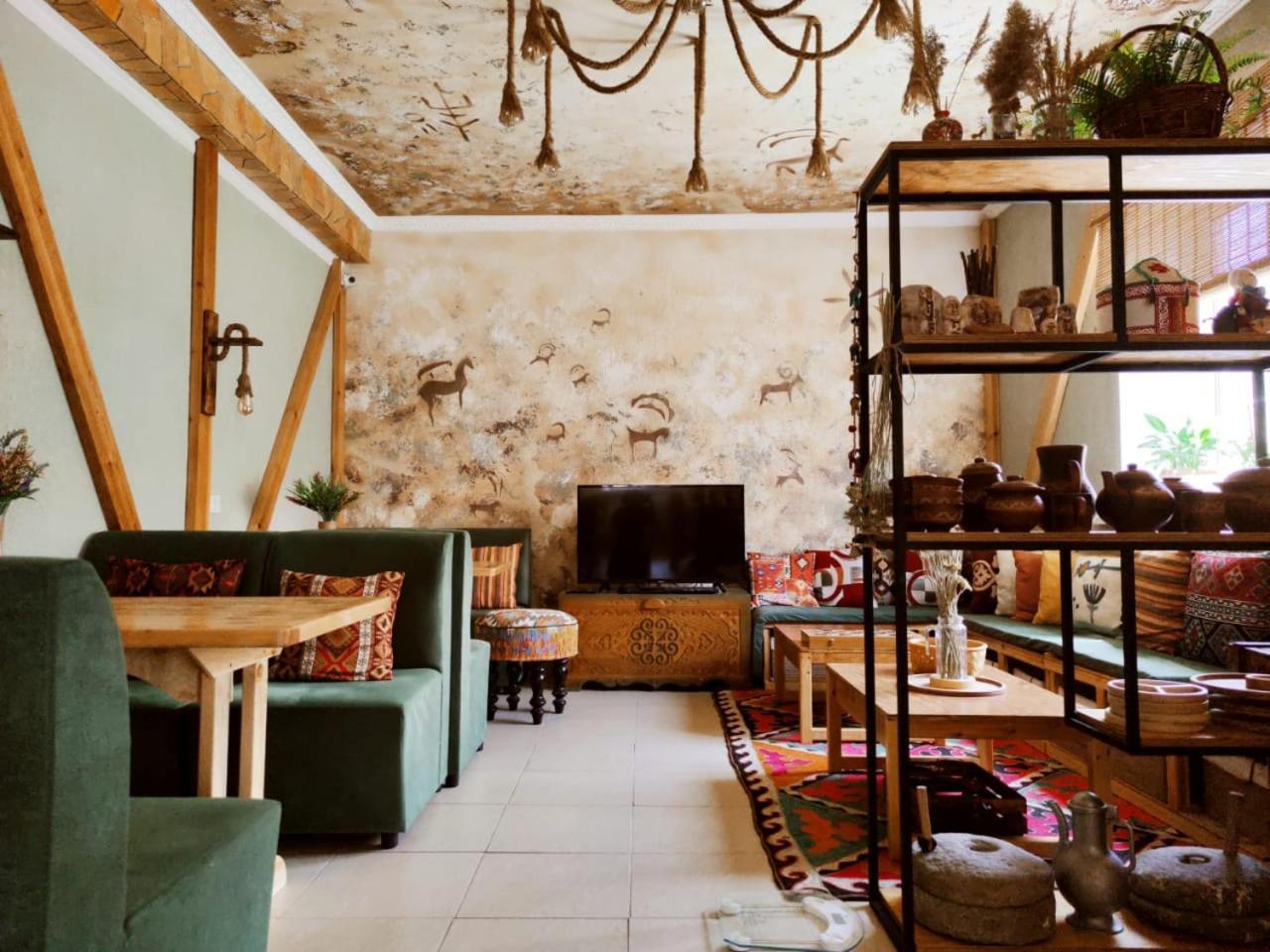 Silkroad Guesthouse Bisjkek Eksteriør bilde