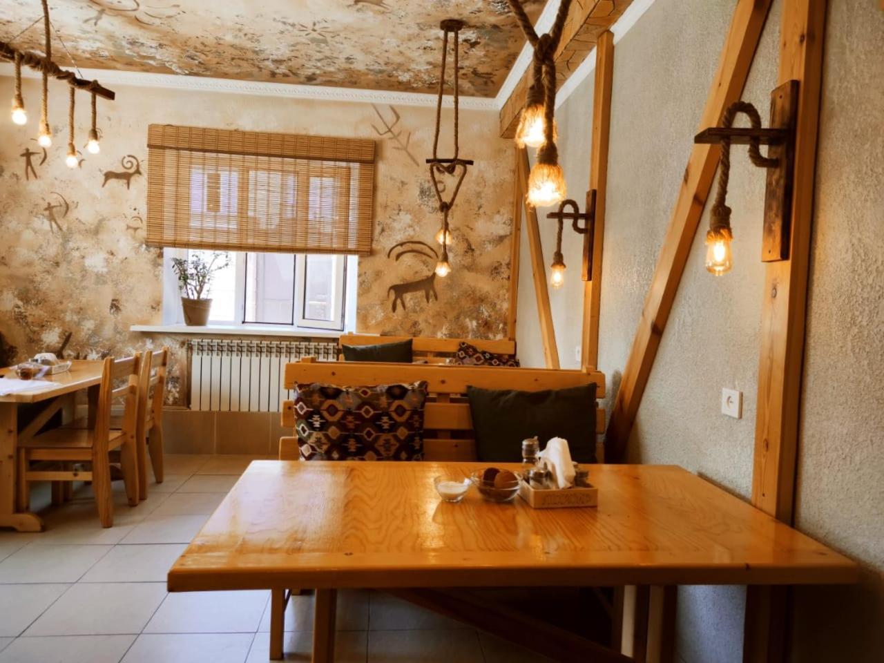 Silkroad Guesthouse Bisjkek Eksteriør bilde